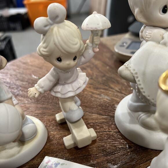 Precious Moments Figurine Vintage Figurine Lot Of 7 - Picture 3 of 16